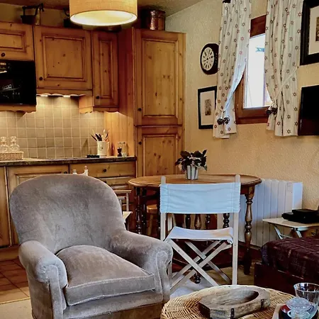 Cosy For 4 In *