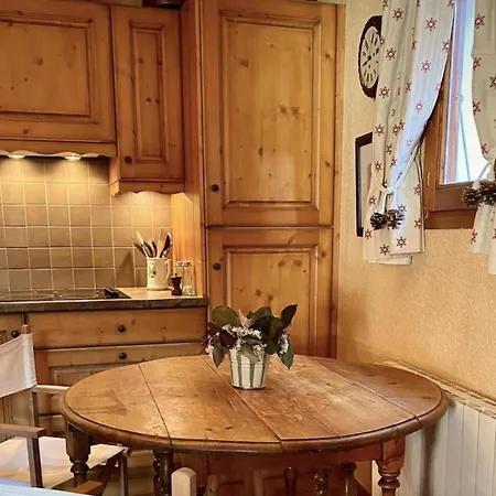 Apartment Cosy For 4 In